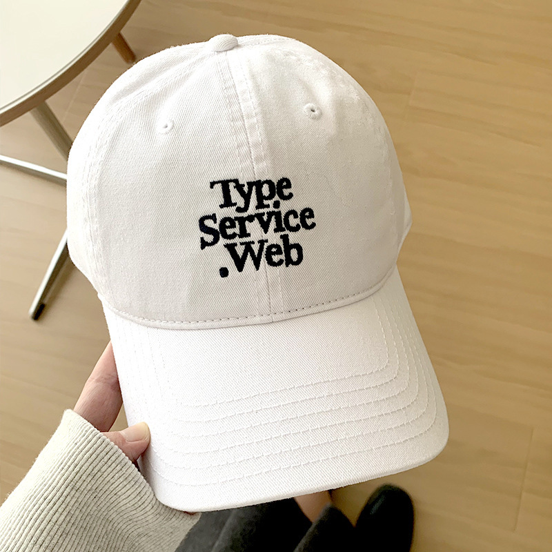 新しい刺繍入りソリッドカラーの英語野球帽女性カップルサンシェード屋外多用途ファッションひさしキャップサンハット卸売|undefined