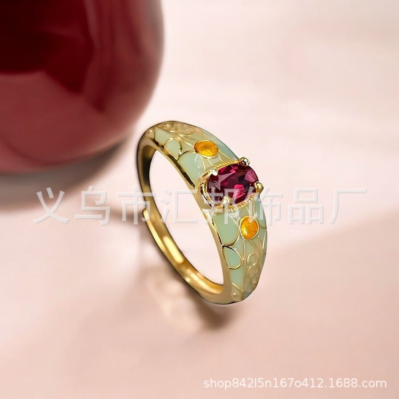 Fashionable elegant ring with crystal