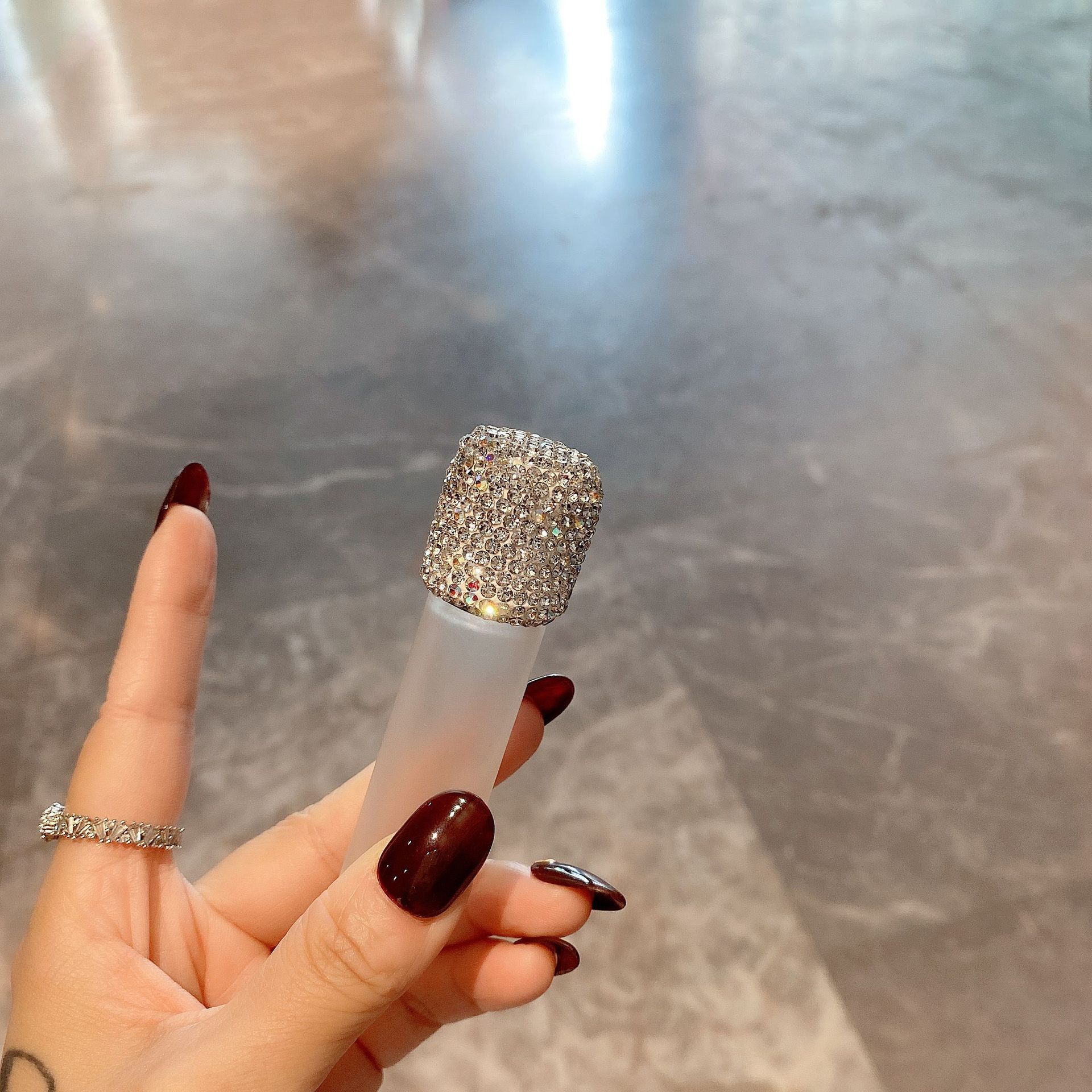 厂家直销跨境热卖轻奢镶钻分装瓶高颜值旅行便携镶钻精致迷你空瓶