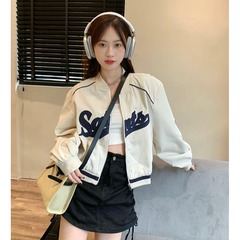 アメリカのカジュアルな野球服のコートの女性の小さい子供の春秋のタイプのギャル風のパイロットのジャケットの短い上着の秋