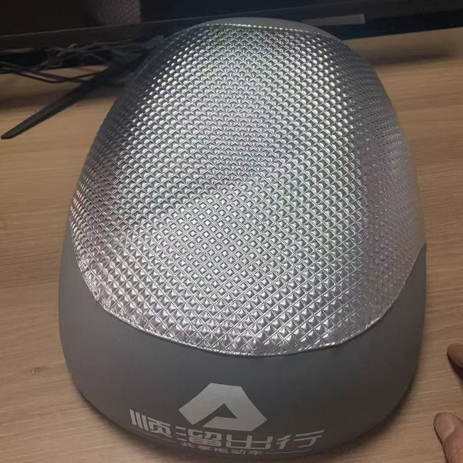 Compartir cojín de asiento de automóvil eléctrico de verano protector solar aislamiento térmico cojín de película de aluminio para automóvil de batería a prueba de agua cojín de automóvil personalizado