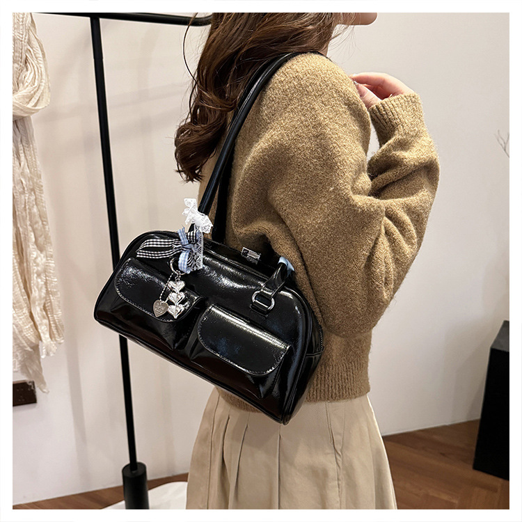 Yunzhen's same style Maillard commuter bag for women, Spring/Summer 2025, retro and versatile single-shoulder bag with large capacity Specification drawing