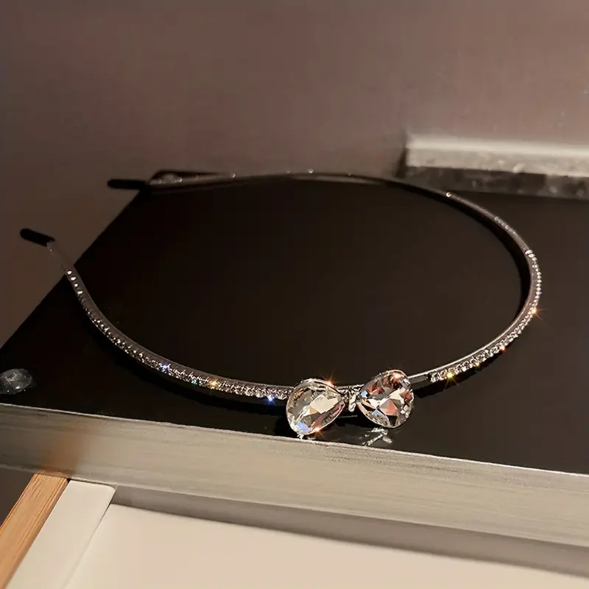 Nueva diadema de arco de diamantes de imitación de circón negro transparente de Corea del Sur, diadema de niña de viento dulce y fresco, accesorios para el cabello de alta gama