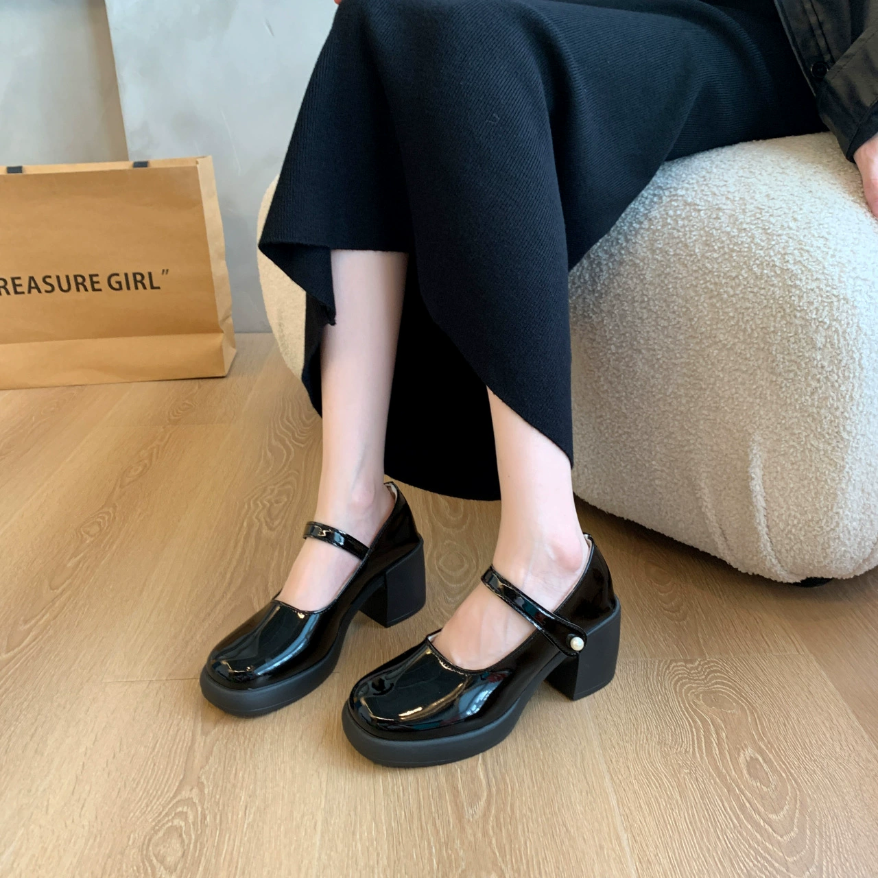 Маленькие кожаные туфли Мэри Джейн Осень 2024 новая юбка с круглой головой и толстым каблуком