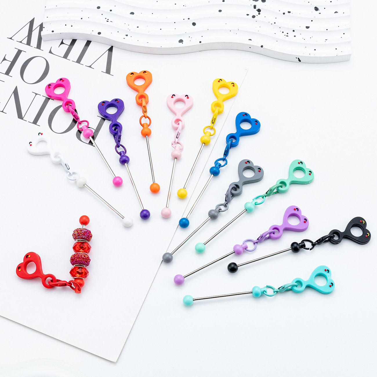 Amor transfronterizo cara sonriente diy cuentas colgante de paja de silicona para 8 - 10mm colgante decorativo de paja de silicona