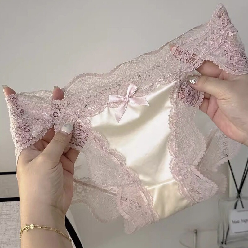 Heart Capture ~ French Girl's Light Luxury Satin Lace Underwear Women's Sexy Pure Low Waist Women's Triangle Shorts