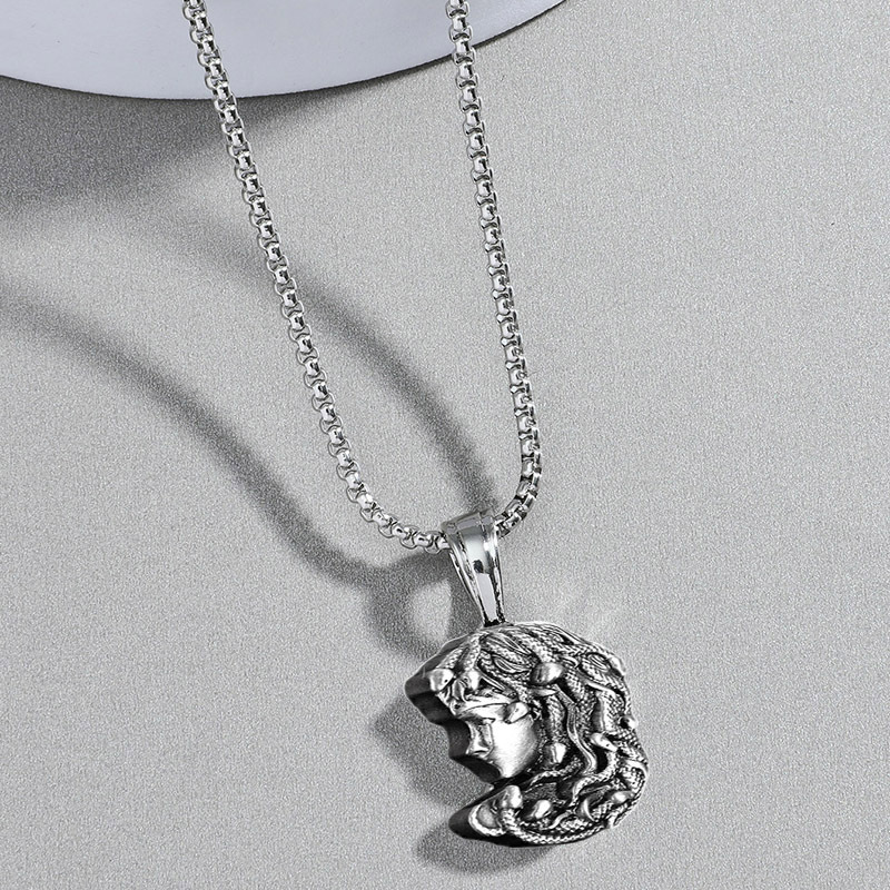 Greek Muse Medusa Pendant Fashion Titanium Steel Necklace display picture 4