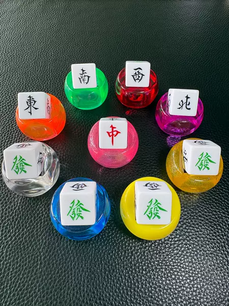 Wind Dice 22mm Fengzhuang 44mm Southeast Northwest Red Middle Fortune Taiwan American Mahjong Wind Direction Dice Acrylic Dice