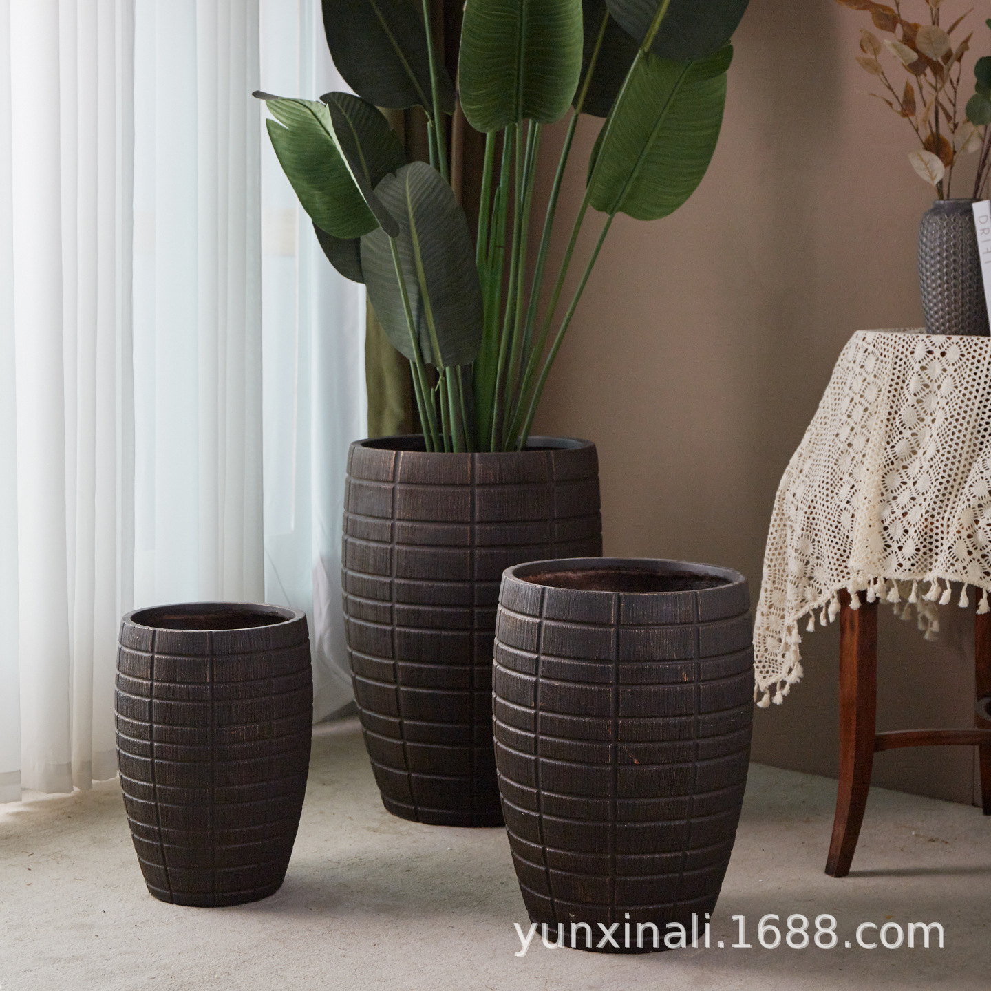 Creativo estilo nórdico de alta calidad negro oro magnesio barro relieve de gran calibre maceta interior centro comercial Nan Tian bambú ornamentos verdes