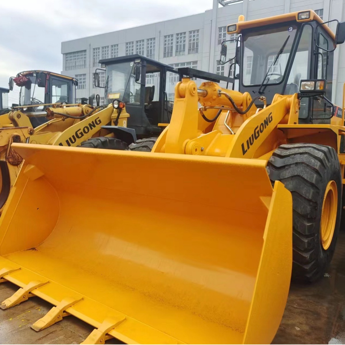 Huzhou tiene 50 cargadores usados para exportar 856 855 carretillas elevadoras