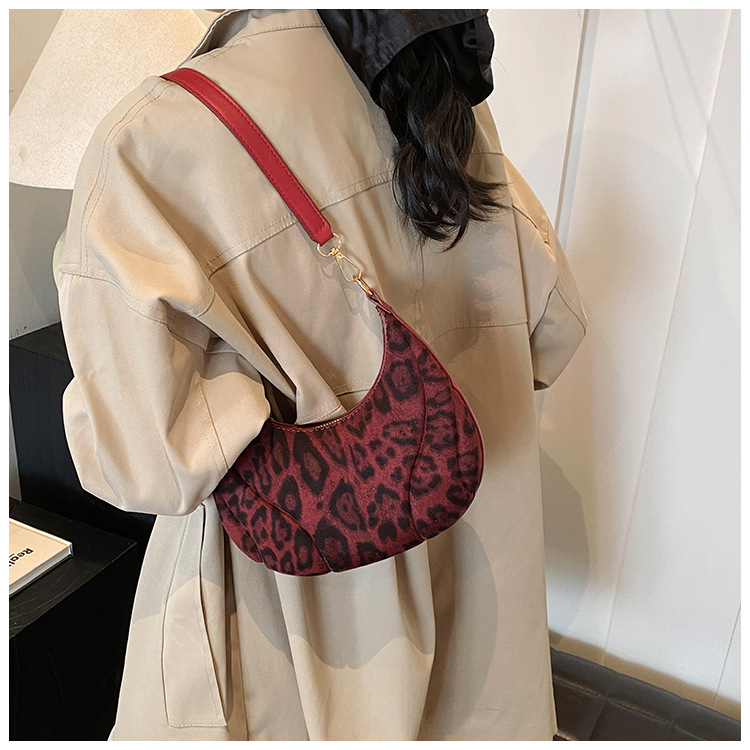 Leopard print cross-border niche bags for women, versatile and fashionable new retro underarm bag, stylish and individual commuting single-shoulder bag undefined