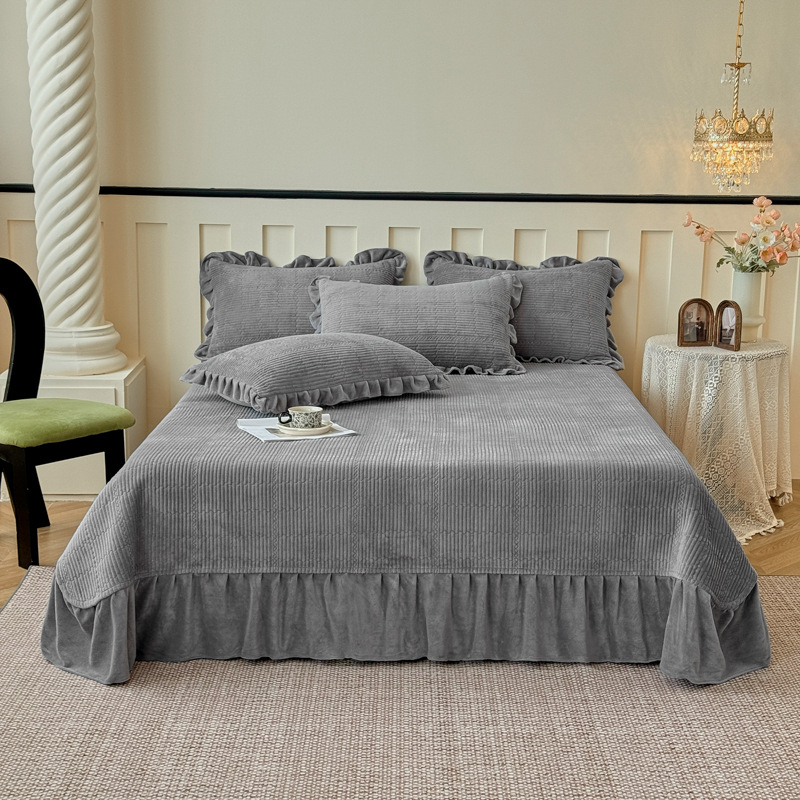 Autumn and Winter Milk Velvet Lace Bed Cover Anti-Static Quilted Thickened Bed Sheet Non-Slip Solid Color Bed Cover Three-Piece Set for 1.8m Bed