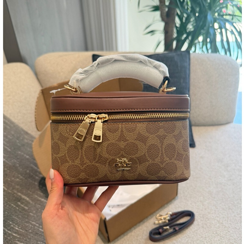 26 New Models of Coach Rainer Box Bag Mini Vintage Monogram Handbag Makeup Bag Single Shoulder Crossbody Phone Bag 26 New Models of Coach Rainer Box Bag Mini Vintage Monogram Handbag Makeup Bag Single Shoulder Crossbody Phone Bag