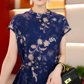 2026夏新款时尚气质短袖连衣裙洋气宽松中老年女装休闲减龄中长裙
