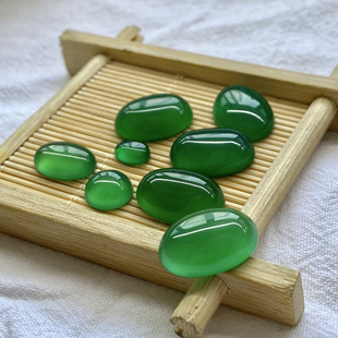 Factory Direct Supply of Chrysoprase Oval Ring Surface Bare Stone Jewelry Accessories Green Agate Inlaid Ring Pendant