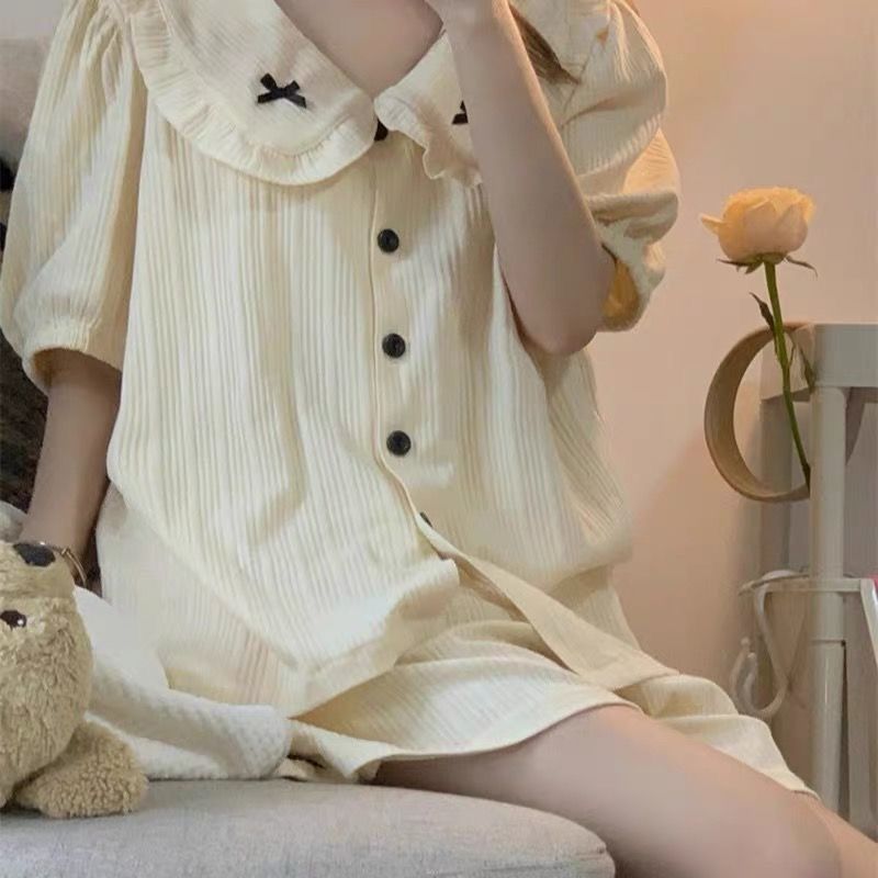 Versión coreana al por mayor transfronteriza de pijamas dulces para mujer, cárdigan de muñeca de verano, pantalones cortos con lazo, traje de servicio a domicilio para estudiantes de celebridades de Internet