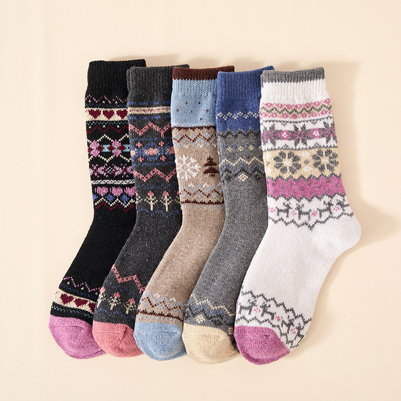 Amazon cross-border foreign trade women's mid-calf socks, thickened and warm, ethnic style cashmere socks, Fair Isle octagonal floral socks Amazon cross-border foreign trade women's mid-calf socks, thickened and warm, ethnic style cashmere socks, Fair Isle octagonal floral socks