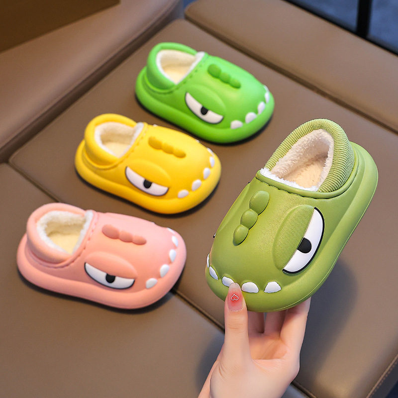 Zapatillas infantiles para niños 2024 nuevo invierno para niños hogares interiores peluche lindo impermeable padres e hijos dinosaurio zapatos de algodón