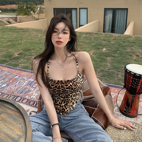 Summer trendy women's leopard print backless crop top with straps, sexy and stylish street style for cool girls 2025