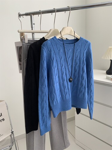 Women's Loose Anti-Pilling Crew Neck Knit Top, Korean Style, Versatile, Warm, Comfortable, Klein Blue Striped Sweater for Winter