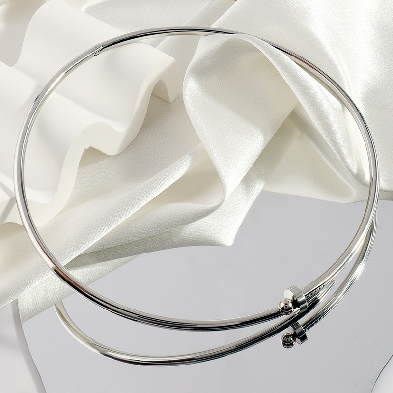 Collar de Acero Inoxidable Moderno y Sencillo para Hombre y Mujer, Exquisito y Versátil, Collar que No se Destiñe, Disponible en Colores Plateados, Venta al por Mayor