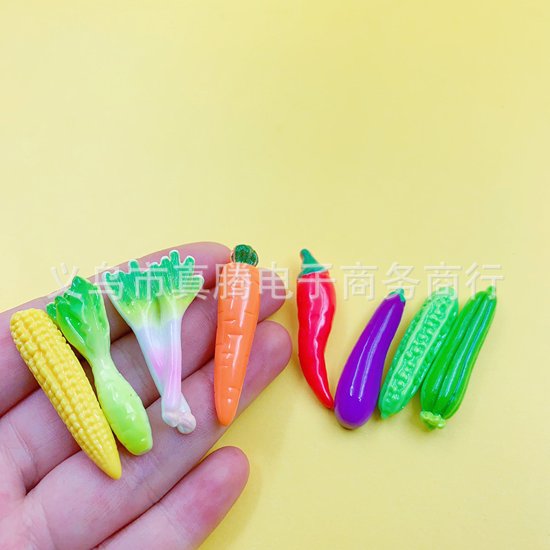 New popular miniature fruit and vegetable resin accessories, including peppers, eggplants, carrots, and corn, for holiday clogs New popular miniature fruit and vegetable resin accessories, including peppers, eggplants, carrots, and corn, for holiday clogs