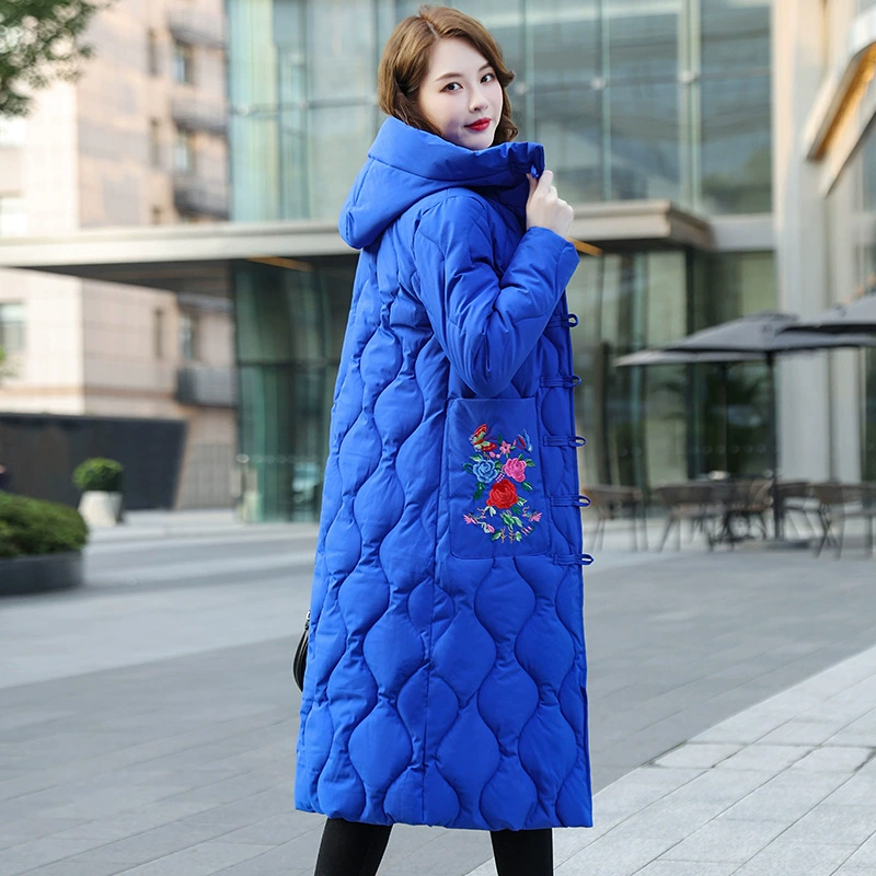 Новая зимняя хлопковая пуховая одежда с вышивкой в этническом стиле, Женская куртка выше колена средней длины, Толстая куртка с хлопковой подкладкой в Корейском стиле, пальто, мода для внешней торговли