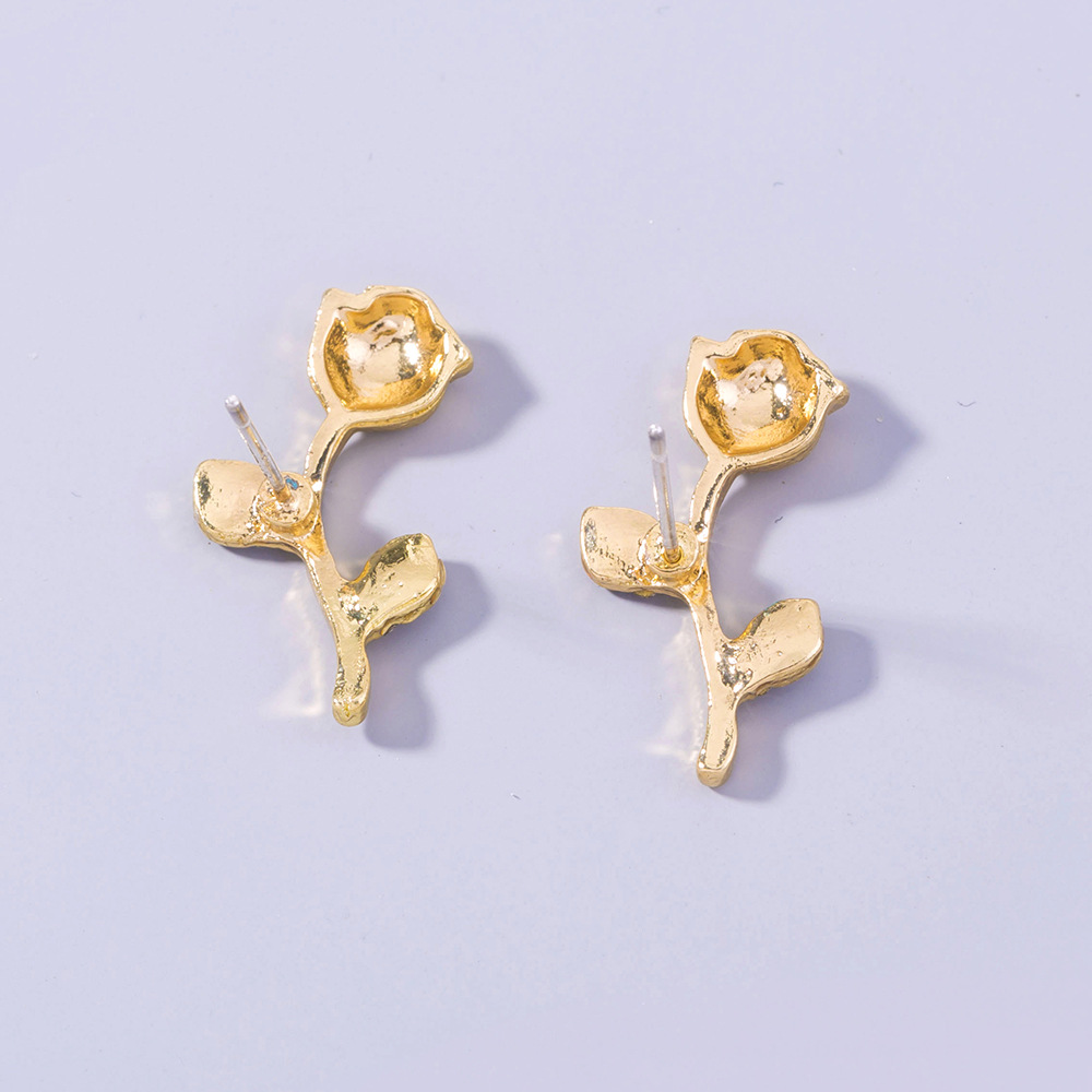 2021 Einfache Und Frische Goldene Diamant Perlen Rosen Blumen Ohrringe Ins Wind Exquisite Damen Ohrringe display picture 7