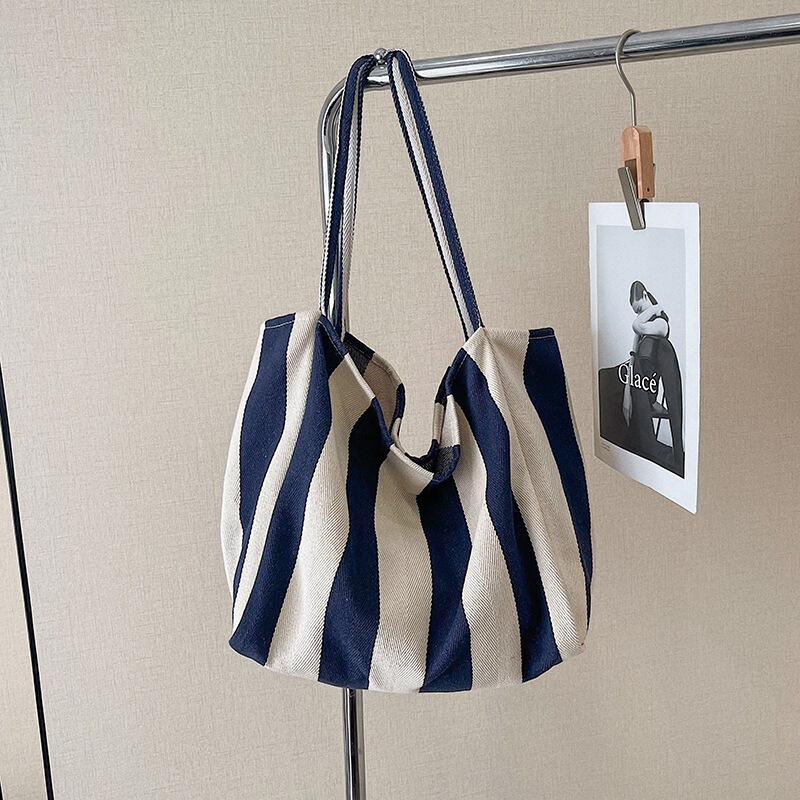 Cross-Border 2025 Summer New Slimming Striped Bag, Fresh and Elegant Beach Bag, Large Capacity Tote Shoulder Bag