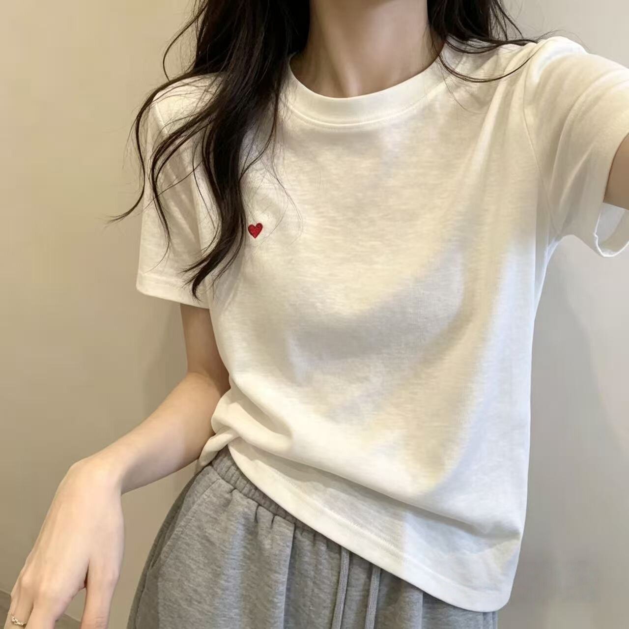 Áo thun nữ cổ tròn tay ngắn thêu hình trái tim phong cách châu Âu — xanh lam chi tiết 1