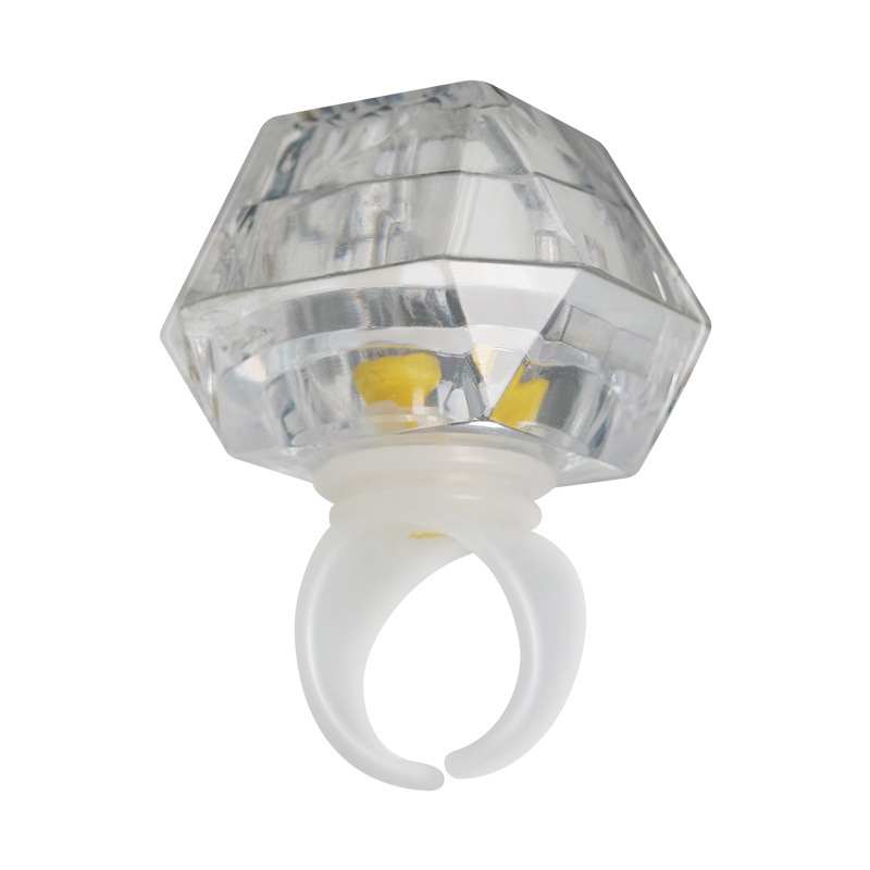 Transfronterizo anillo de diamante luminoso LED colorido flash simulación anillo de diamante dedo barra de luz fiesta alegría apoyos