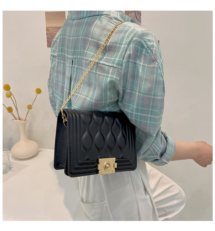 Korean Fashion Texture Messenger Small Square Bag display picture 9