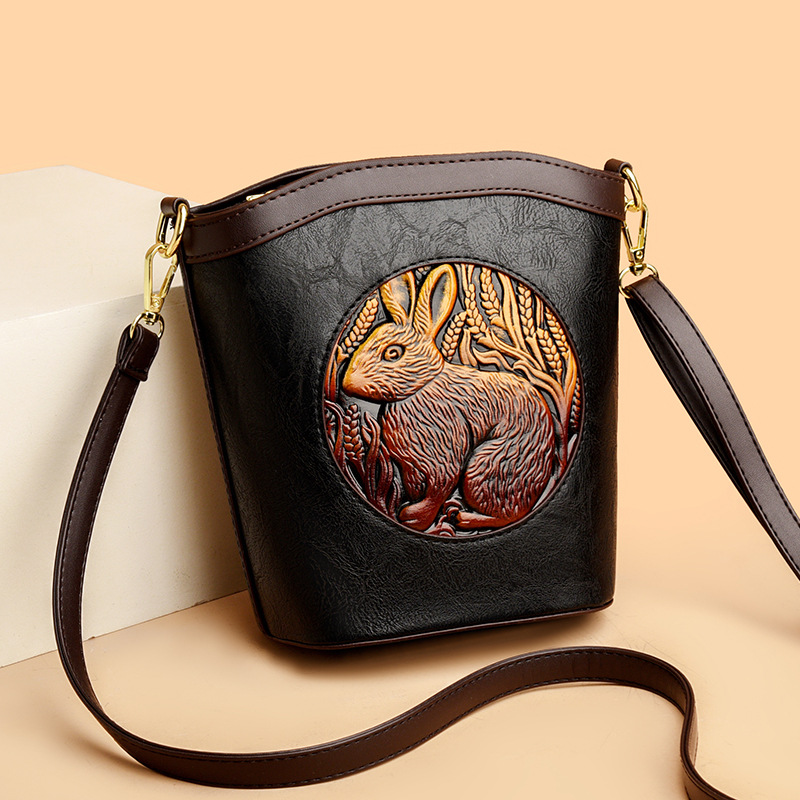 跨境女包斜挎包2025新款民族风复古手机包时尚百搭大容量单肩小包