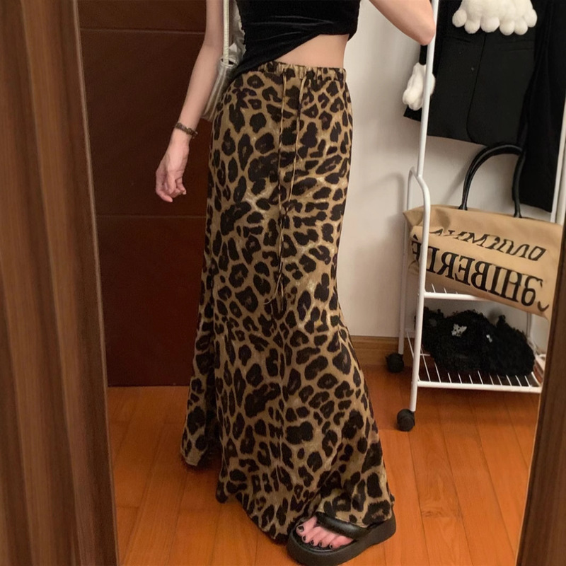 Vintage High-end Fashionable Leopard Print Skirt Women's 2025 Spring and Summer New High Waist Slimming Hip Fishtail Long Skirt Women