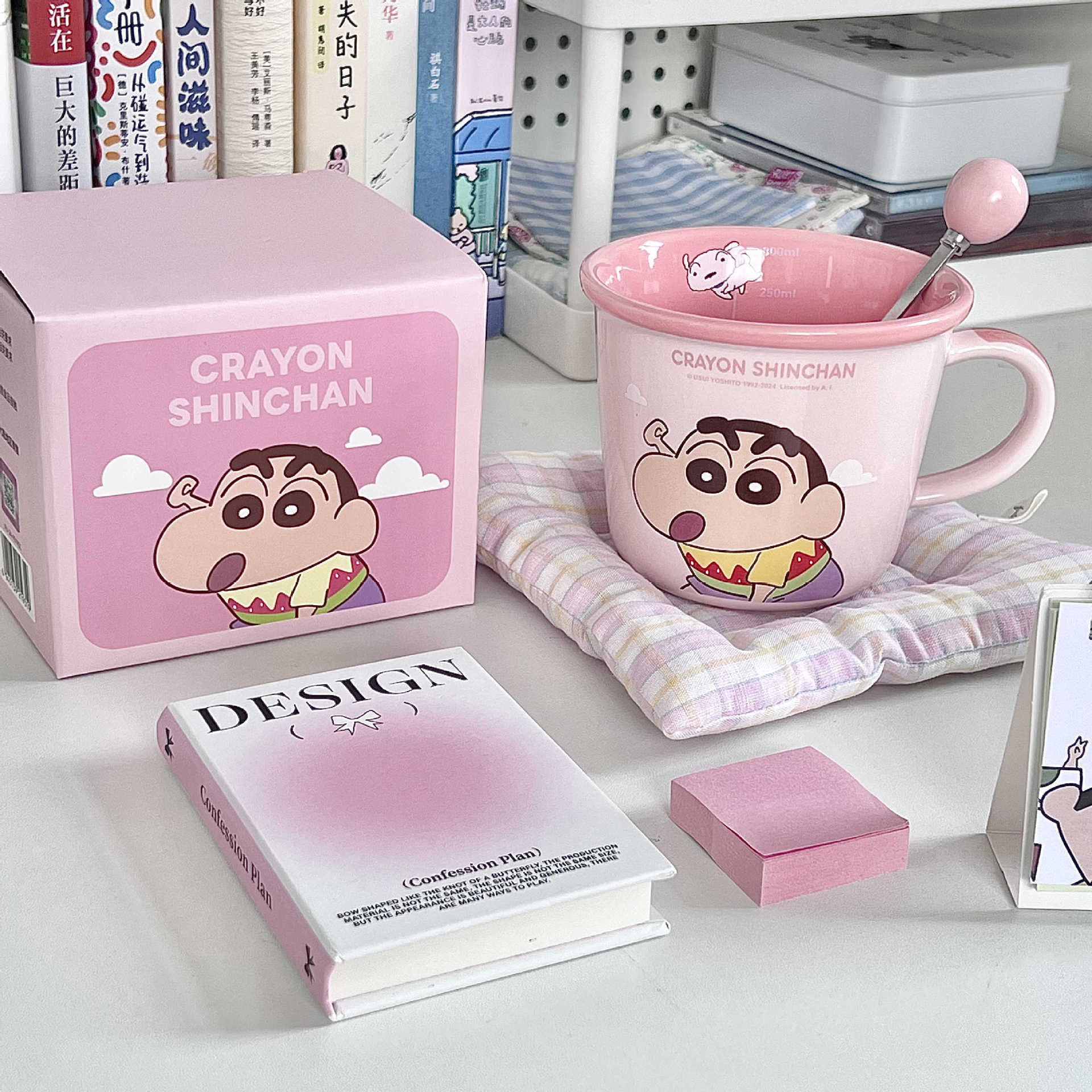 Crayon Shin-chan taza de leche de color macaron de cerámica genuina con taza de leche de desayuno de dibujos animados lindo de escala