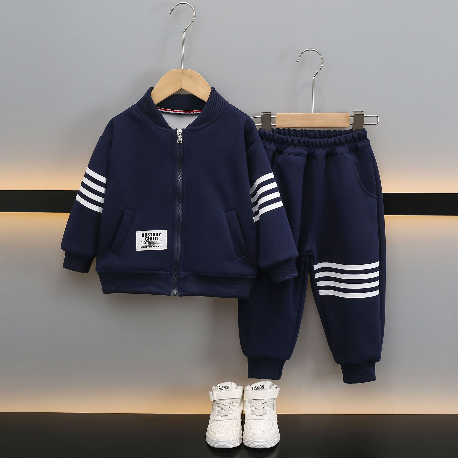 7081 traje de suéter para niños modelos de primavera y otoño 2025 nuevo estilo ropa casual para niños guapos trajes de dos piezas de primavera para niños