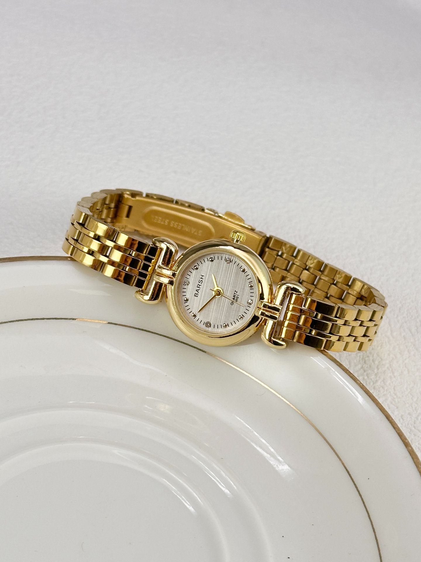 50g Weight Ordinary Glass Mirror Material Stainless Steel Strap Material Watch Classification Pointer Display Type Folding Buckle Buckle Style Round Dial Shape Holiday, Daily Occasion Quartz Movement Solid Color Pattern All Seasons Season Women's Gender Vintage Style, Classic Style Style Vintage Style Classic Style Solid Color Other Printing (Printing) Quartz Watch 6