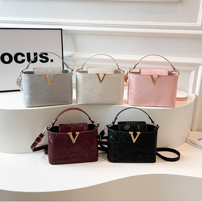 Crossbody Handbag for Women 2025 Autumn New Fashion Snakeskin Pattern Bucket Bag Stylish High-Value Office Commute Crossbody Crossbody Handbag for Women 2025 Autumn New Fashion Snakeskin Pattern Bucket Bag Stylish High-Value Office Commute Crossbody