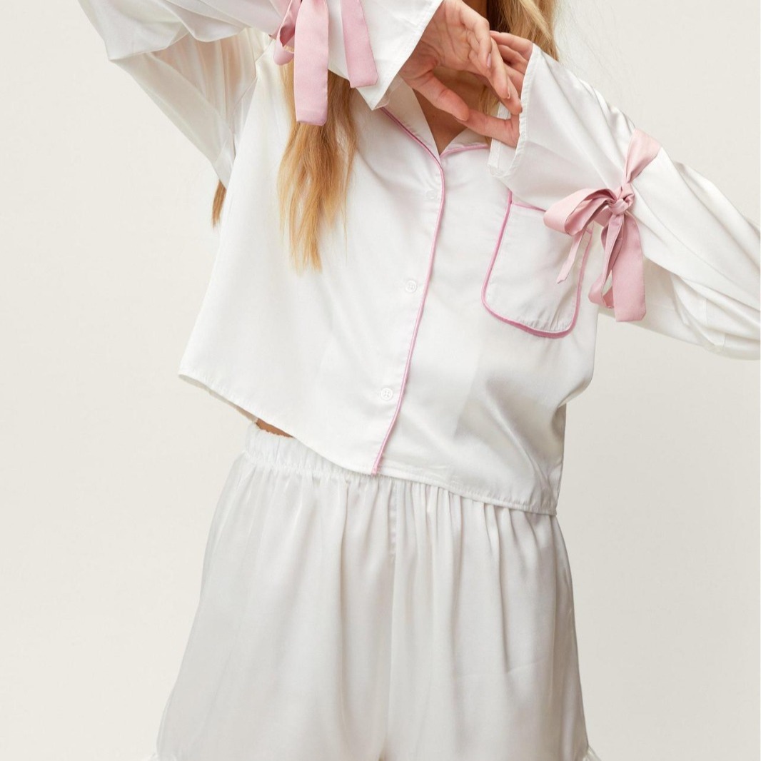 2023 European and American Spring/Summer New Style Waltz Satin Lapel Long-Sleeved Shorts Pajama Two-Piece Set for Women, Can Be Worn Outdoors or as Home Wear