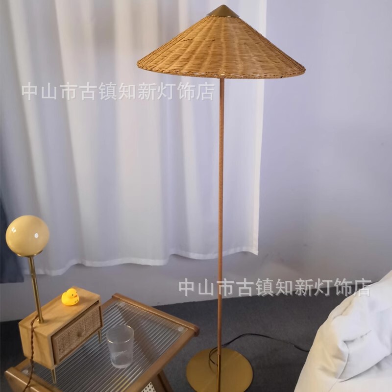 わびさびスタイル 2024 中国帽子フロアランプ中世デンマークリビングルームソファの横にデザイナー籐織物 B&B ホテルランプ|undefined