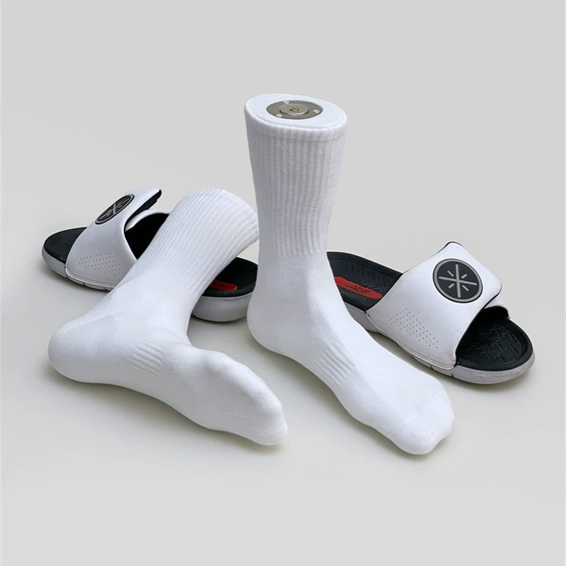 Plastic short stand, socks, lifelike mannequin head