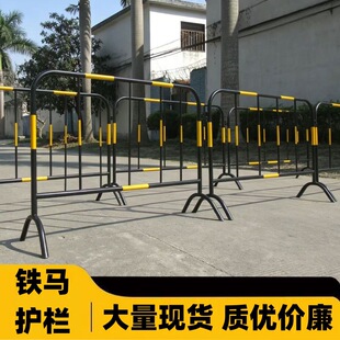 黑黄警示色道路护栏｜2026安全生产月专供