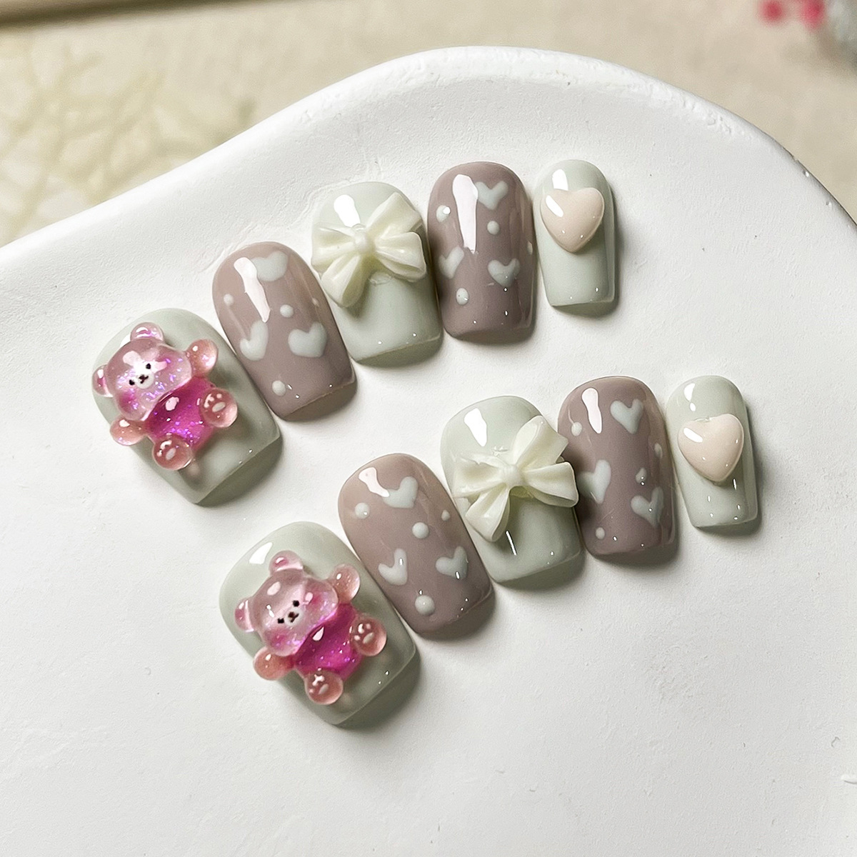 Usar armadura pura hecha a mano Dibujos animados pintados a mano lindo pequeño libro rojo estilo caliente oso hecho a mano mariposa usar armadura de uñas