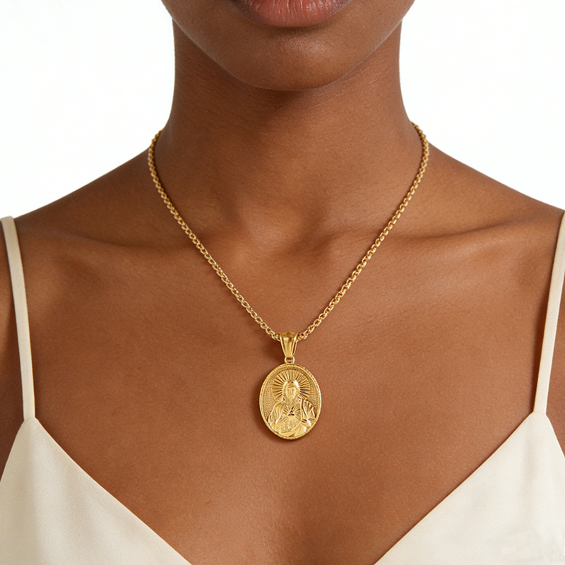 European and American fashion retro 18K stainless steel necklace men cross-border personality oval titanium steel pendant necklace jewelry wholesale