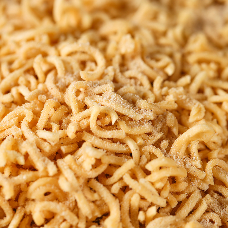 小保姆红烧牛肉方便面干脆面干吃面井中牌麻辣味泡面整箱网红怀旧