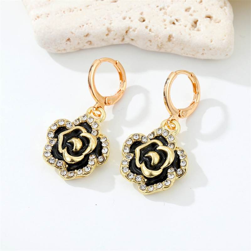 CrossBorder Sold Jewelry European Retro Full Diamond Black Rose Earrings and Necklace Set Flower Pendant Ear Ring Femalepicture3