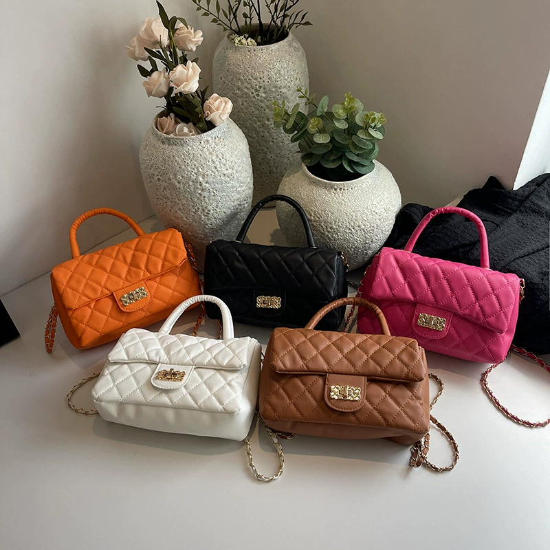 Small Shoulder Bag, Handheld Chain Strap, Summer Fashion Quilted Style, 21×14×8 cm