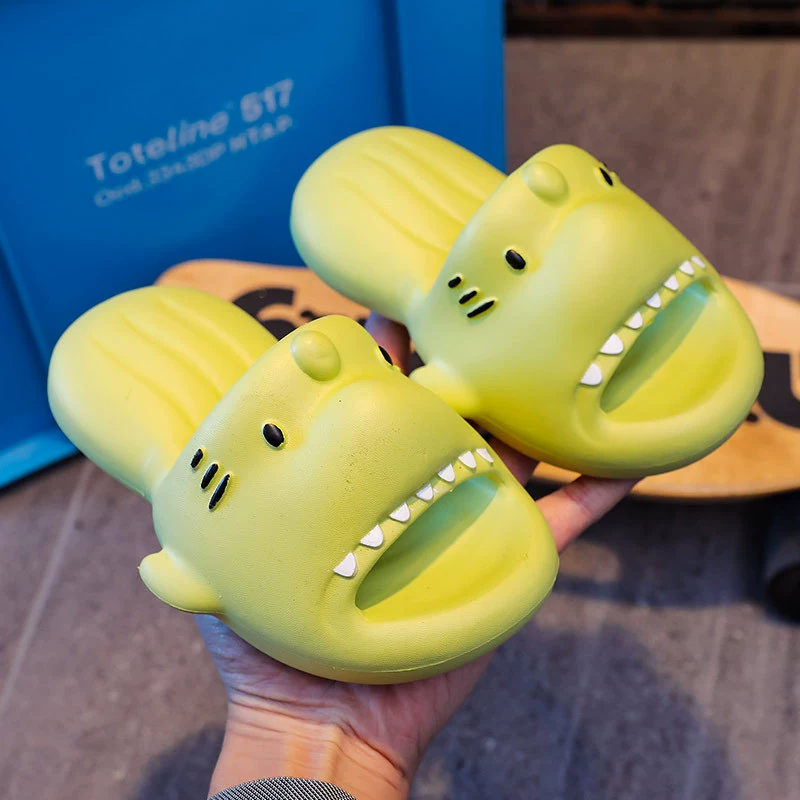 Детские тапочки 2023 Летняя обувь с акулой из ЭВА Верхняя одежда Детские сандалии с мягкой подошвой мужские детские тапочки трансграничные в наличии