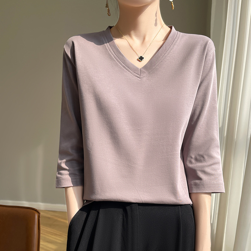 등나무 보라색 v 넥