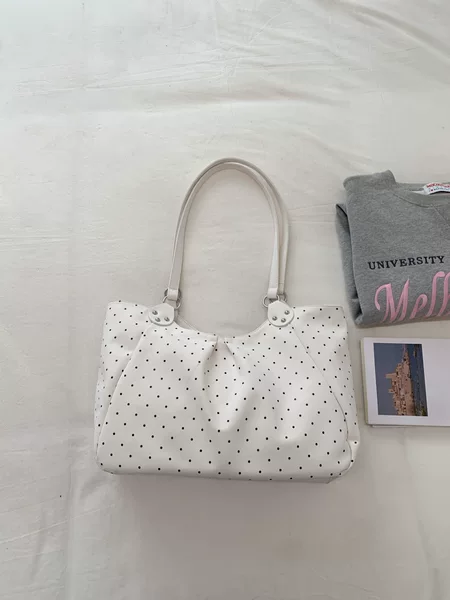 Popular polka dot large-capacity bag for women, 2026 new casual relaxed shoulder bag, college student commuter tote bag